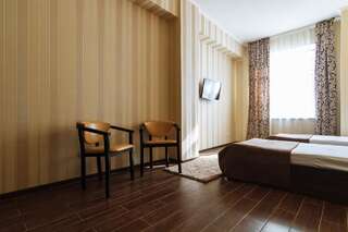 Отель Congress Hotel Verhovina Киев Семейный номер с душем-3
